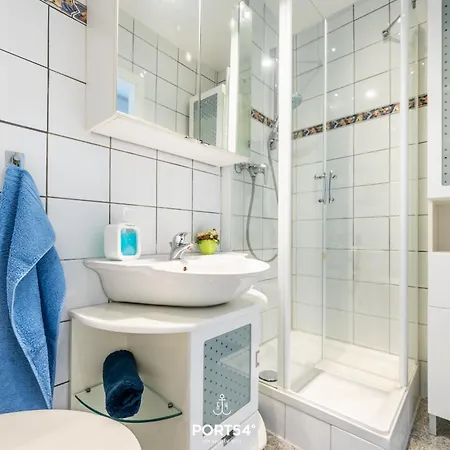 Marina 9403 In Marina